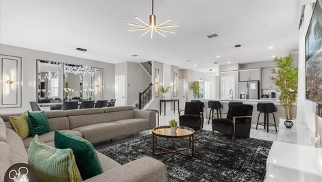 9-bedroom house for vacation rental near Disney.