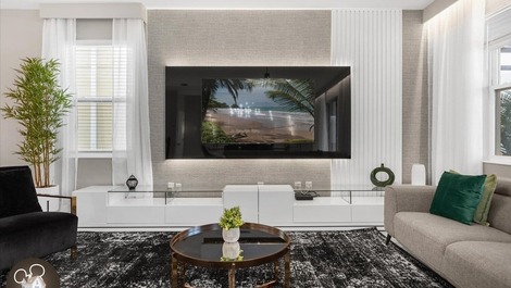 9-bedroom house for vacation rental near Disney.