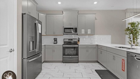 9-bedroom house for vacation rental near Disney.