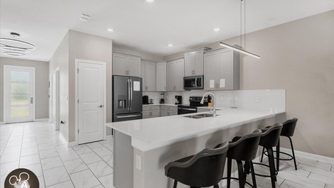 9-bedroom house for vacation rental near Disney.