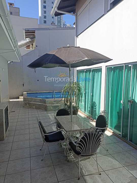 House for vacation rental in Balneário Camboriú (Centro)