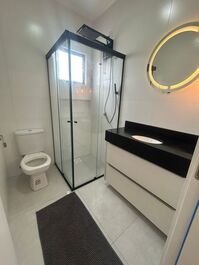 NEW APARTMENT WITH 2 BEDROOMS, SUITES, ELEVATOR, 60 METERS FROM THE SEA, MAXIMUM 4 PEOPLE.