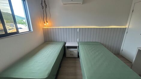 NEW APARTMENT WITH 2 BEDROOMS, SUITES, ELEVATOR, 60 METERS FROM THE SEA, MAXIMUM 4 PEOPLE.