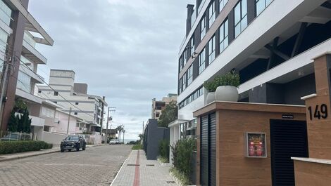 NEW APARTMENT WITH 2 BEDROOMS, SUITES, ELEVATOR, 60 METERS FROM THE SEA, MAXIMUM 4 PEOPLE.