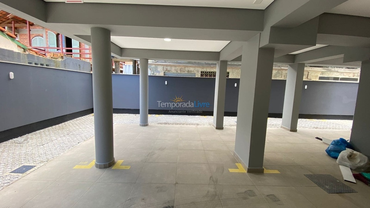 Apartamento para aluguel de temporada em Governador Celso Ramos (Praia de Palmas)