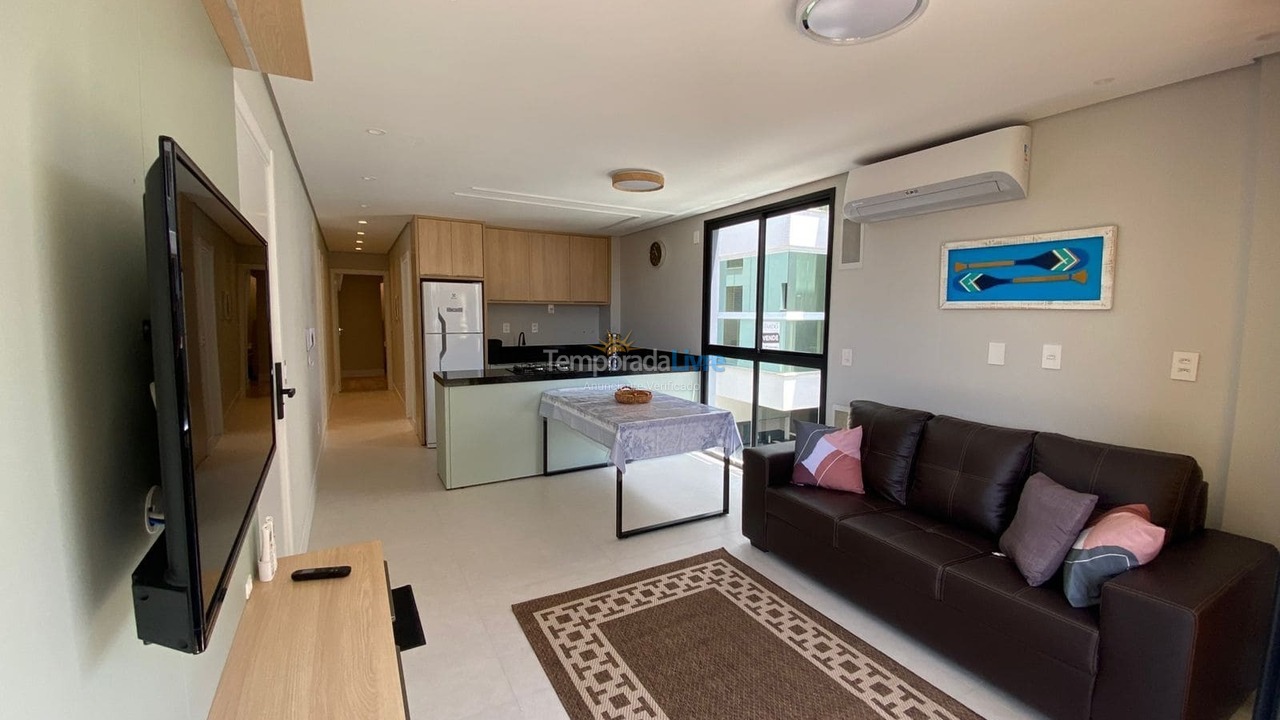 Apartamento para aluguel de temporada em Governador Celso Ramos (Praia de Palmas)