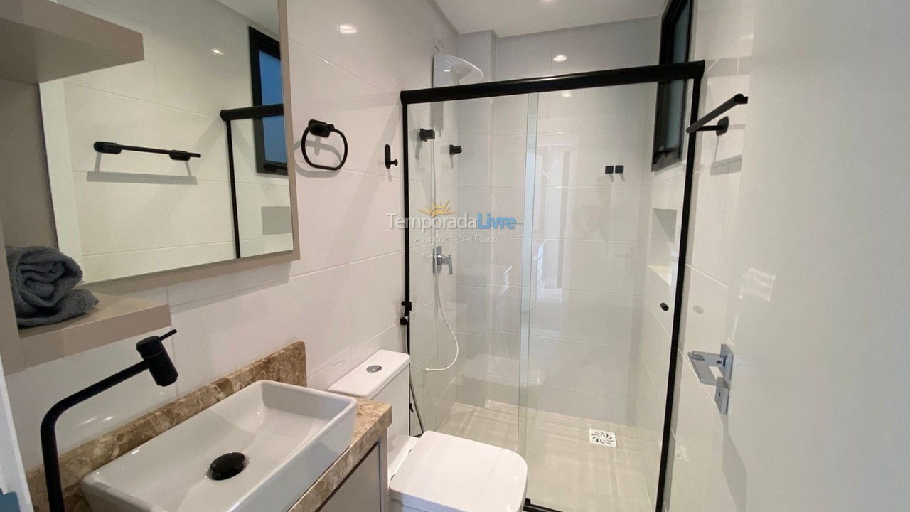 Apartamento para aluguel de temporada em Governador Celso Ramos (Praia de Palmas)