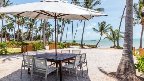 Feet in the sand in Milagres | Pool &amp; Sauna | Huna04