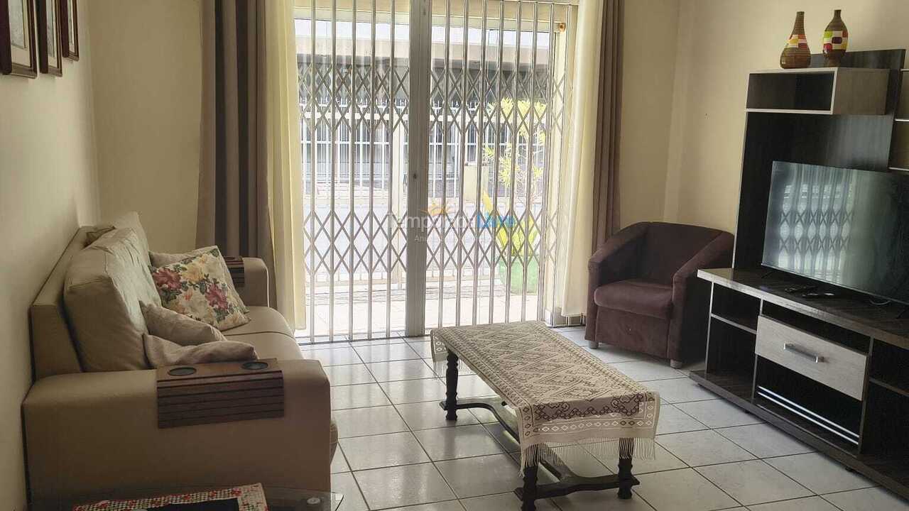 Casa para alquiler de vacaciones em Itapema (Meia Praia)