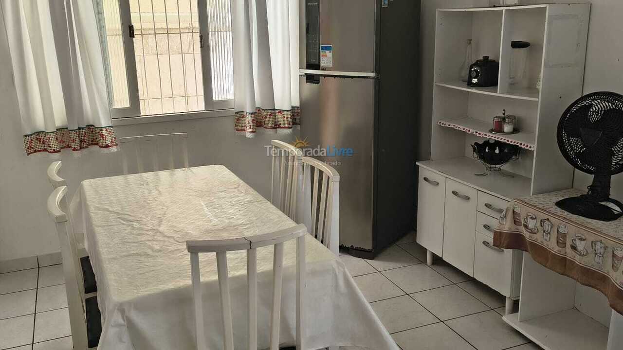 Casa para alquiler de vacaciones em Itapema (Meia Praia)