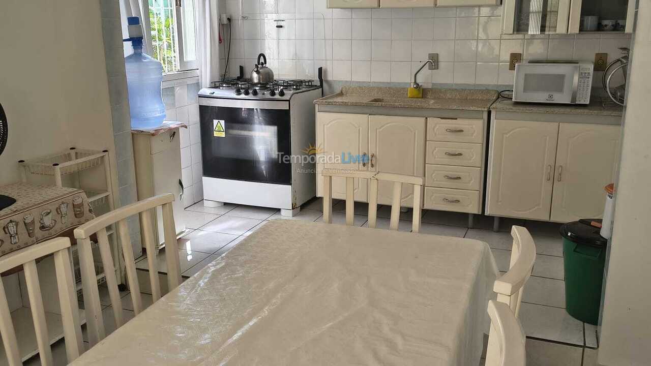 Casa para alquiler de vacaciones em Itapema (Meia Praia)