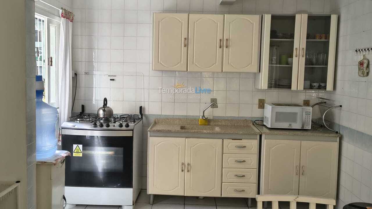 Casa para alquiler de vacaciones em Itapema (Meia Praia)