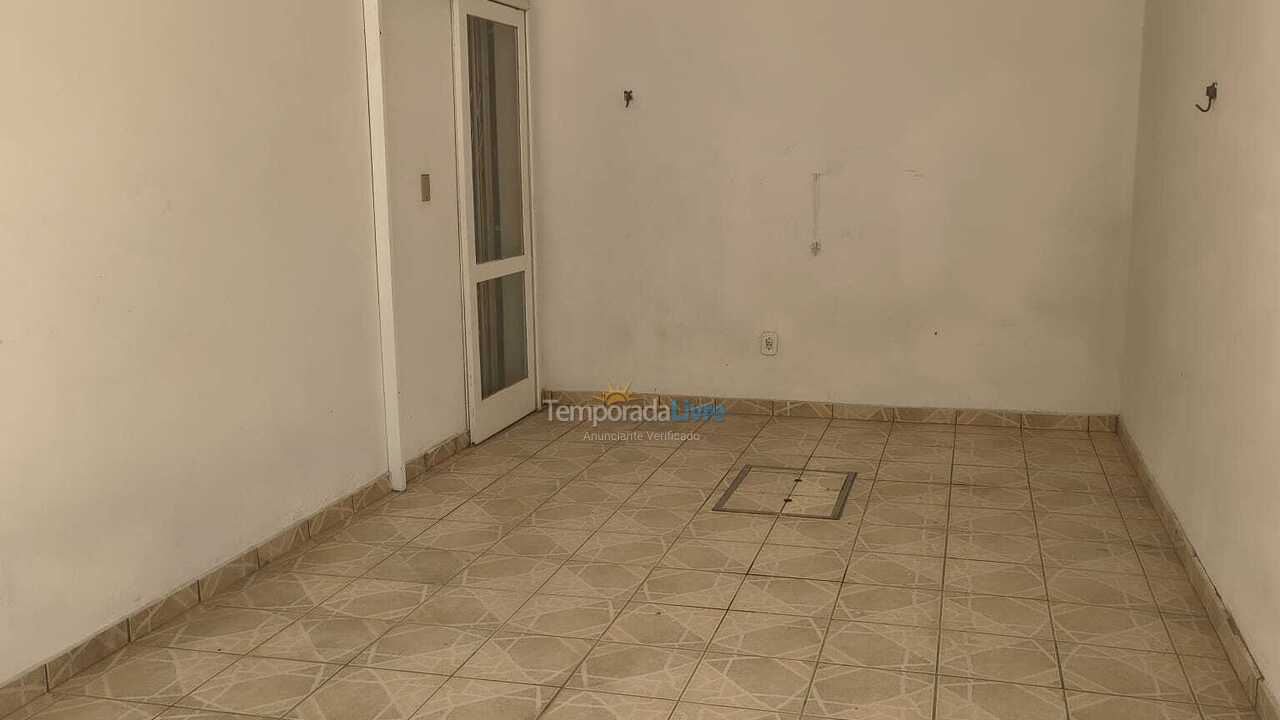 Casa para alquiler de vacaciones em Itapema (Meia Praia)