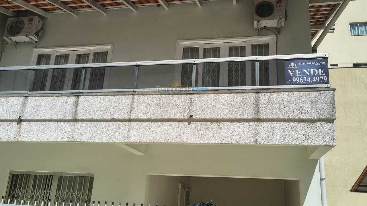 Casa para alquiler de vacaciones em Itapema (Meia Praia)