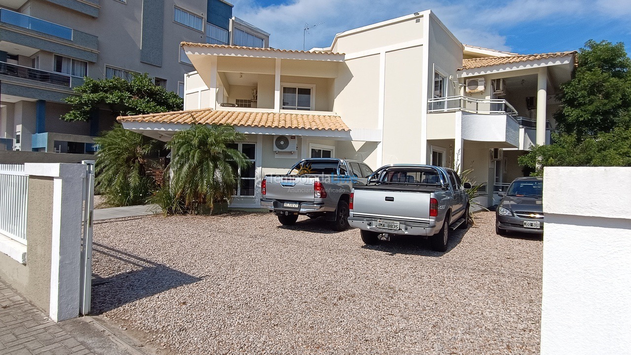 Apartamento para aluguel de temporada em Bombinhas (Canto Grande)