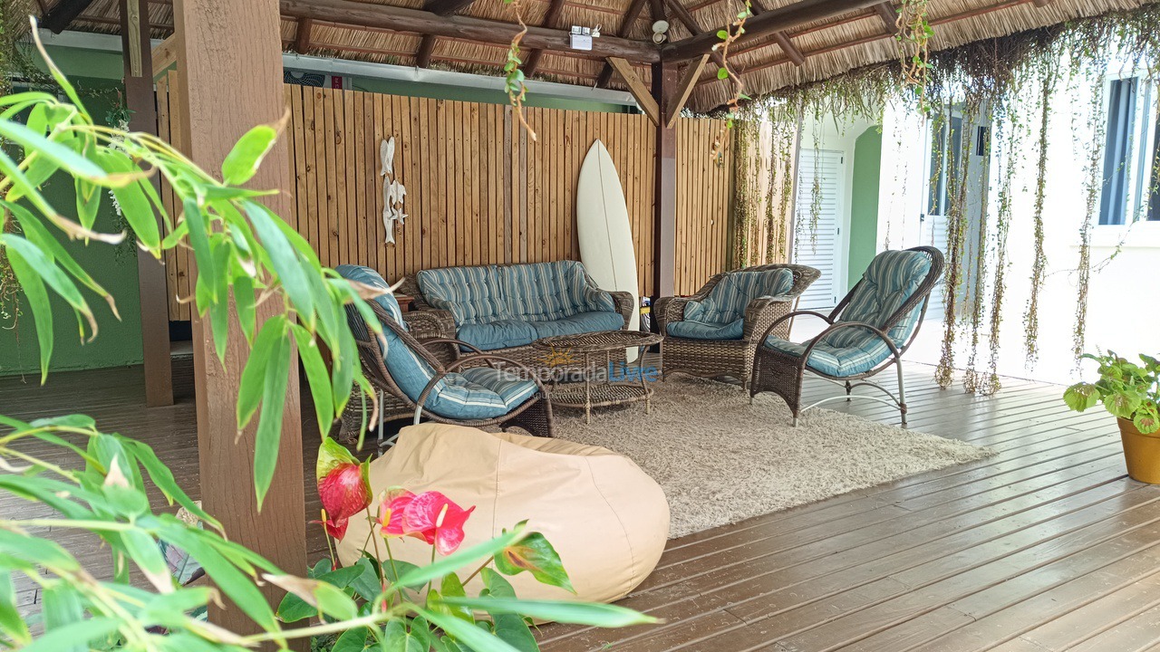 Apartamento para aluguel de temporada em Bombinhas (Canto Grande)