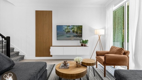 5-bedroom house in Storey Lake