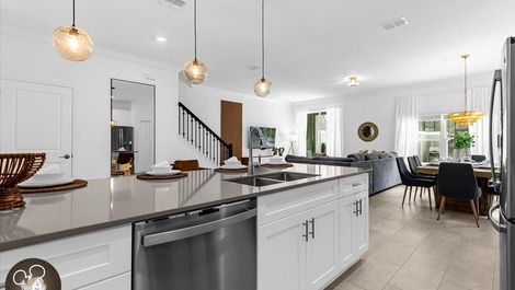 5-bedroom house in Storey Lake