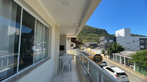 Apartamento de 2 habitaciones, wifi, piscina, aire acondicionado, a 30 metros de la playa y CTG en Vila.