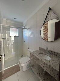 Apartamento de 2 habitaciones, wifi, piscina, aire acondicionado, a 30 metros de la playa y CTG en Vila.