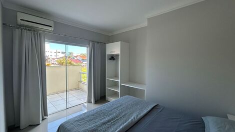 Apartamento de 2 habitaciones, wifi, piscina, aire acondicionado, a 30 metros de la playa y CTG en Vila.