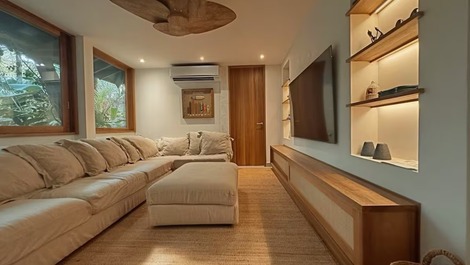 Casa na praia da baleia !