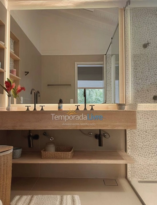 Casa para aluguel de temporada em São Sebastião (Praia da Baleia)