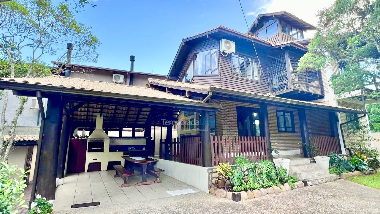 House for vacation rental in Palhoça (Guarda do Embaú)