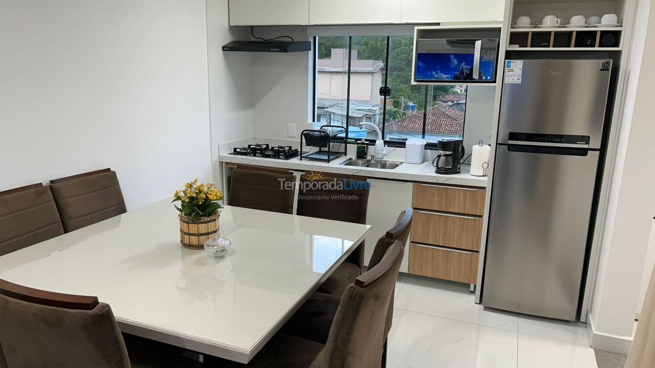 Apartamento para aluguel de temporada em Bombinhas (Praia de Bombas)