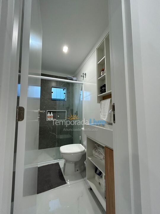 Apartamento para aluguel de temporada em Bombinhas (Praia de Bombas)