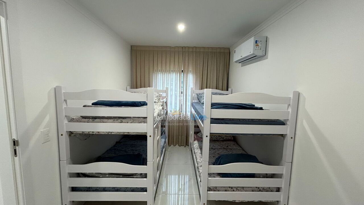 Apartamento para aluguel de temporada em Bombinhas (Praia de Bombas)