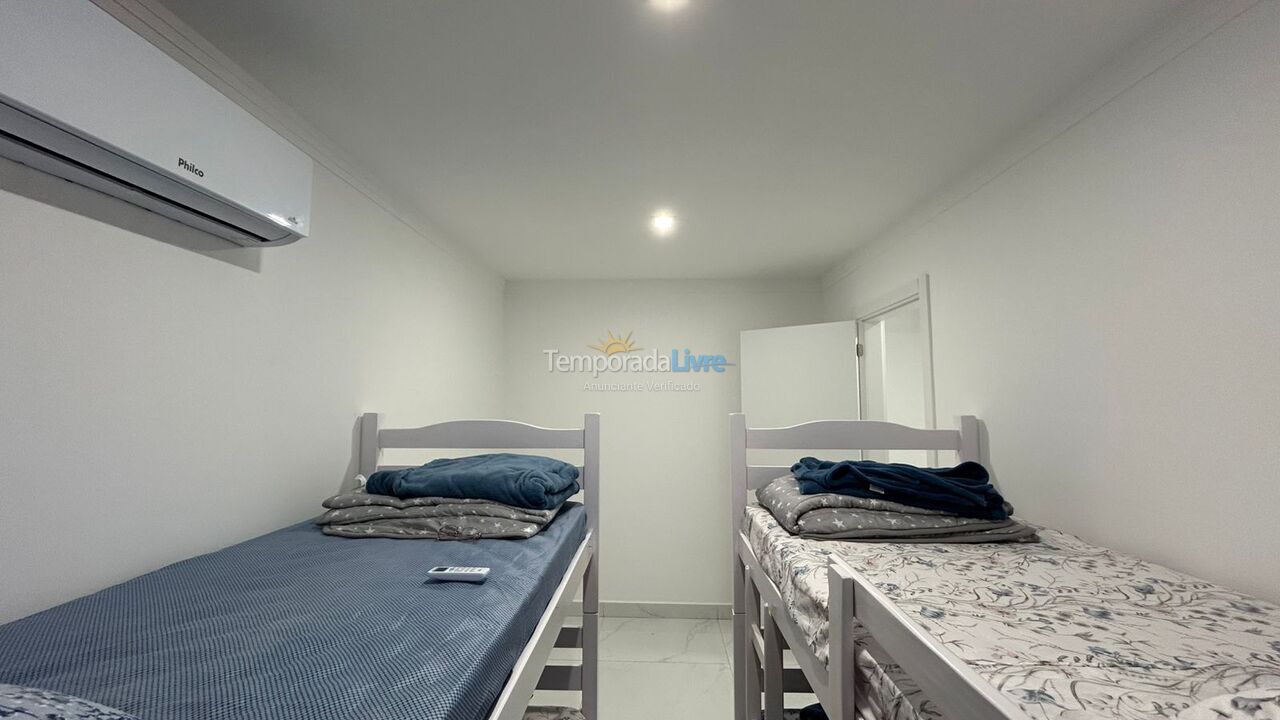 Apartamento para aluguel de temporada em Bombinhas (Praia de Bombas)