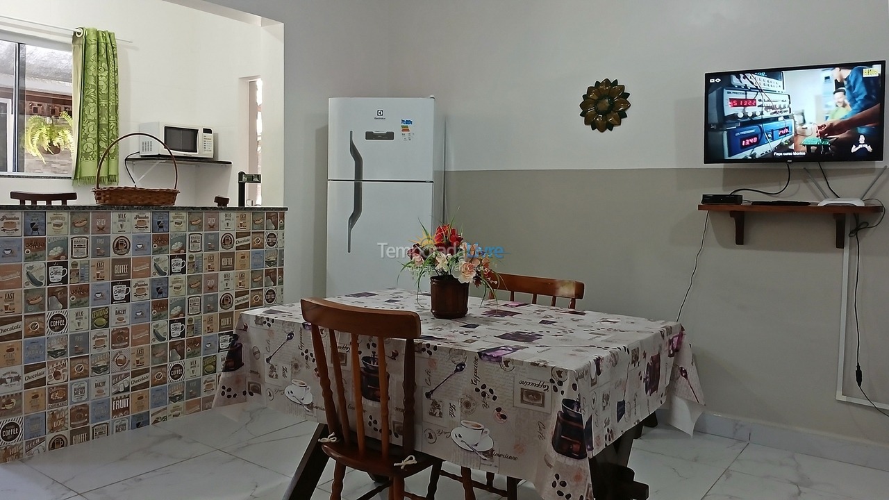 Casa para aluguel de temporada em Ubatuba (Enseada)