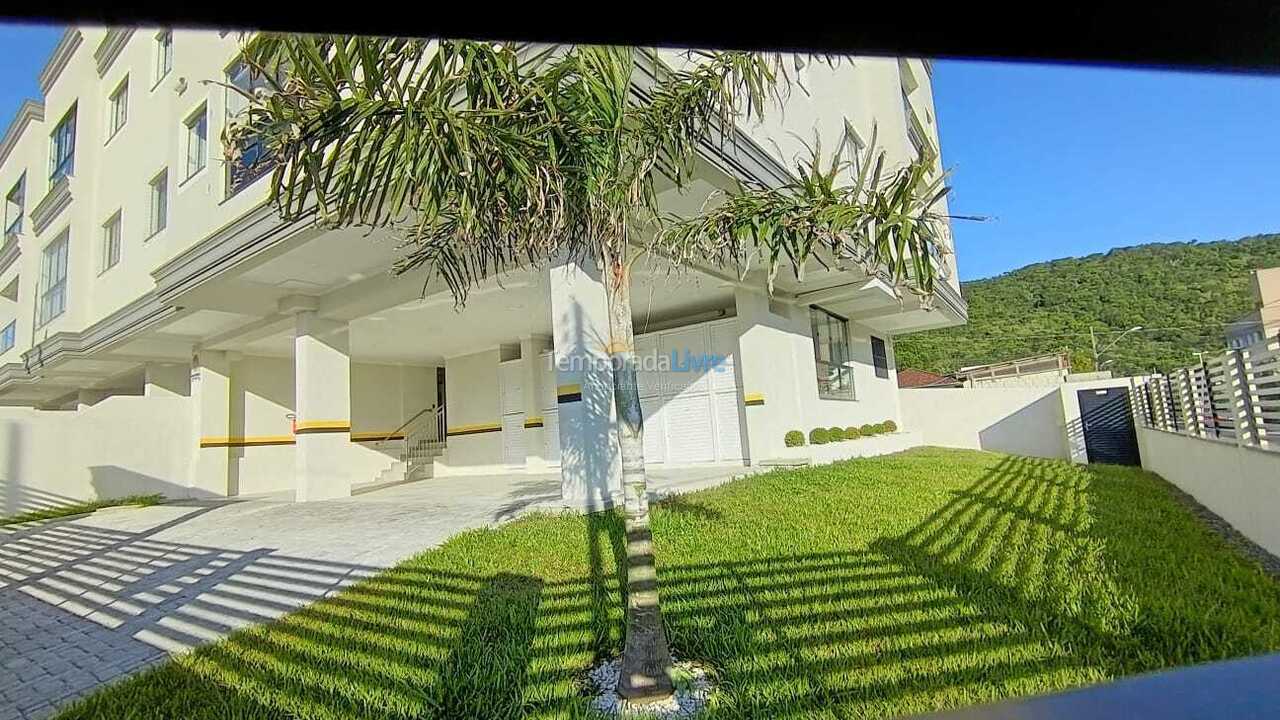 Apartamento para aluguel de temporada em Bombinhas (Praia de Bombas)