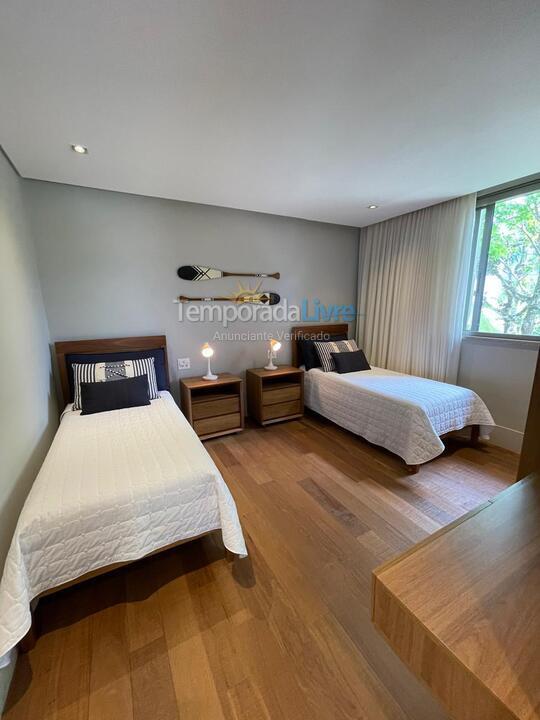 Casa para alquiler de vacaciones em São Sebastião (Praia da Baleia)