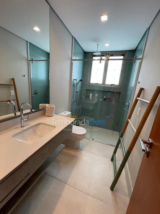 Casa para alquiler de vacaciones em São Sebastião (Praia da Baleia)