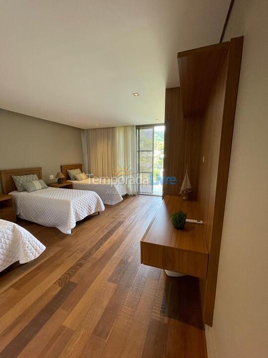 Casa para alquiler de vacaciones em São Sebastião (Praia da Baleia)