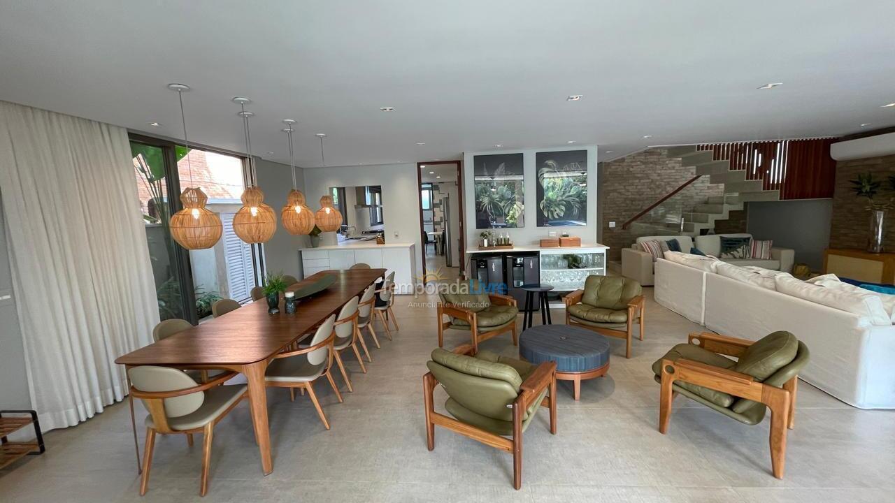 Casa para alquiler de vacaciones em São Sebastião (Praia da Baleia)