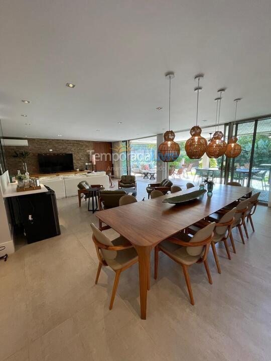 Casa para alquiler de vacaciones em São Sebastião (Praia da Baleia)