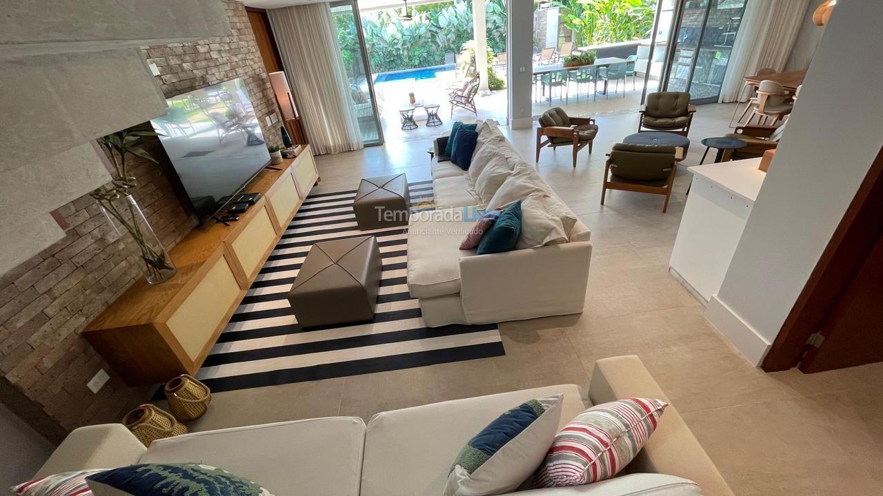 Casa para alquiler de vacaciones em São Sebastião (Praia da Baleia)