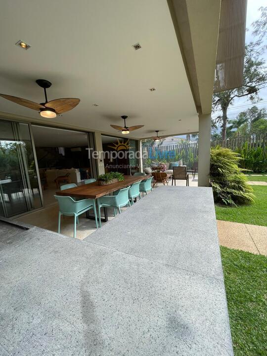 Casa para alquiler de vacaciones em São Sebastião (Praia da Baleia)