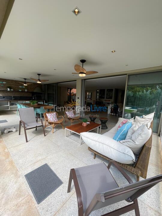 Casa para alquiler de vacaciones em São Sebastião (Praia da Baleia)