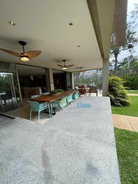 Casa para alquiler de vacaciones em São Sebastião (Praia da Baleia)