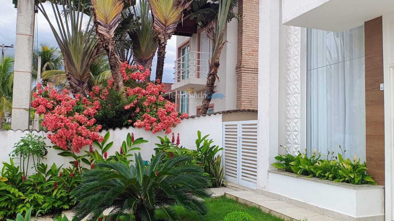 Casa para alquiler de vacaciones em Bertioga (Condominio Morada da Praia)