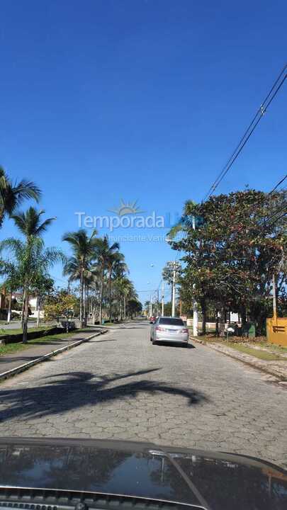 Casa para alquiler de vacaciones em Bertioga (Condominio Morada da Praia)