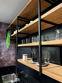 Quarto suite 02 com cozinha e ar condicionado