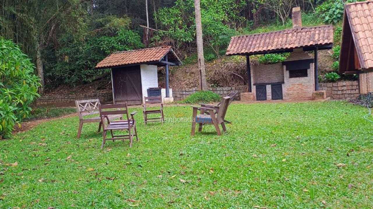 Granja para alquiler de vacaciones em Itapecerica da Serra (Potuverá)