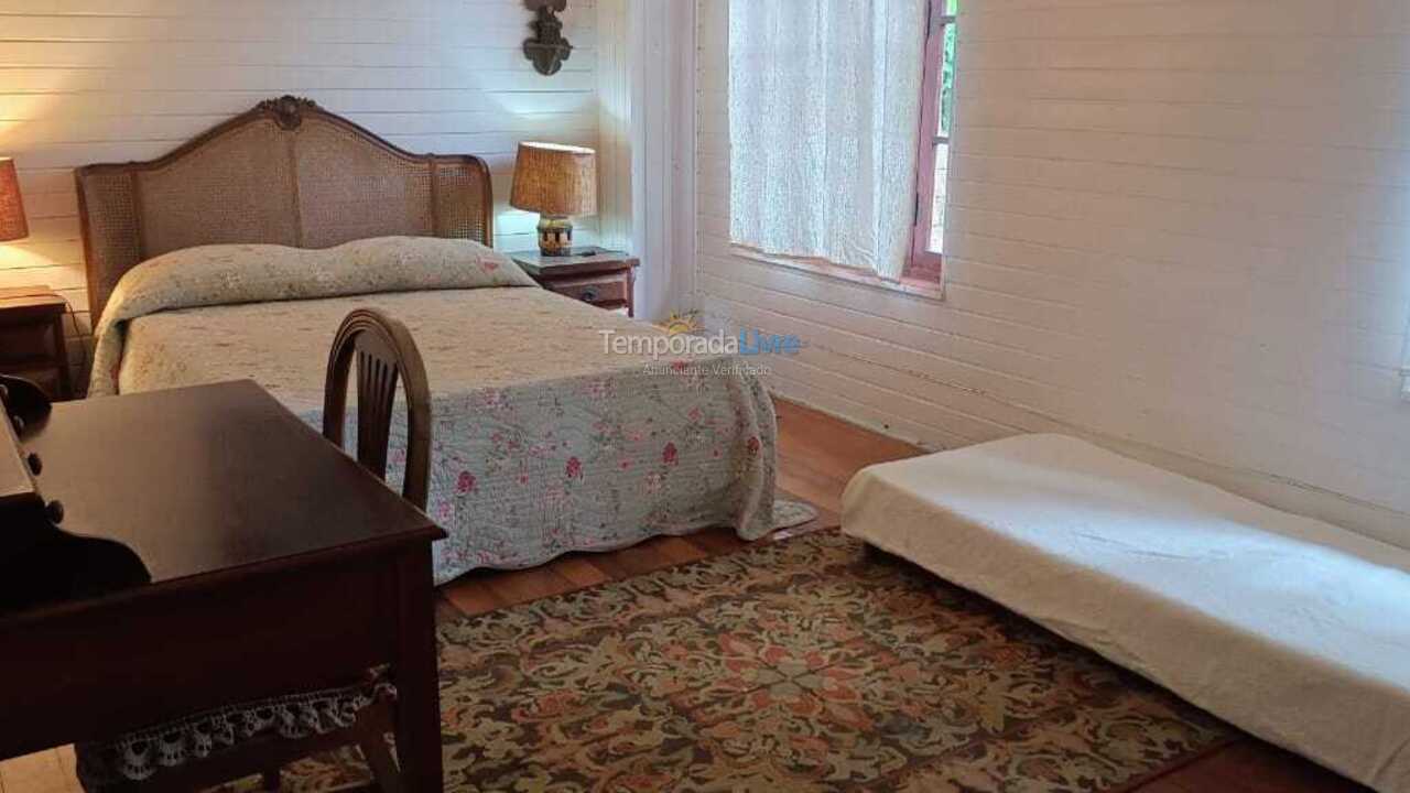 Granja para alquiler de vacaciones em Itapecerica da Serra (Potuverá)