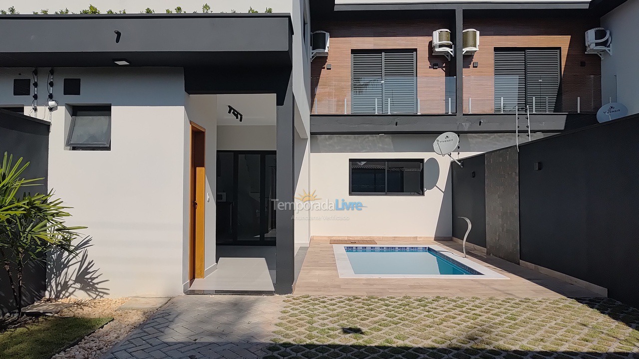 House for vacation rental in Bertioga (Indaiá)