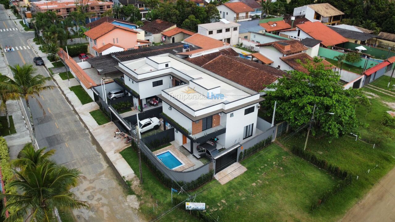 House for vacation rental in Bertioga (Indaiá)